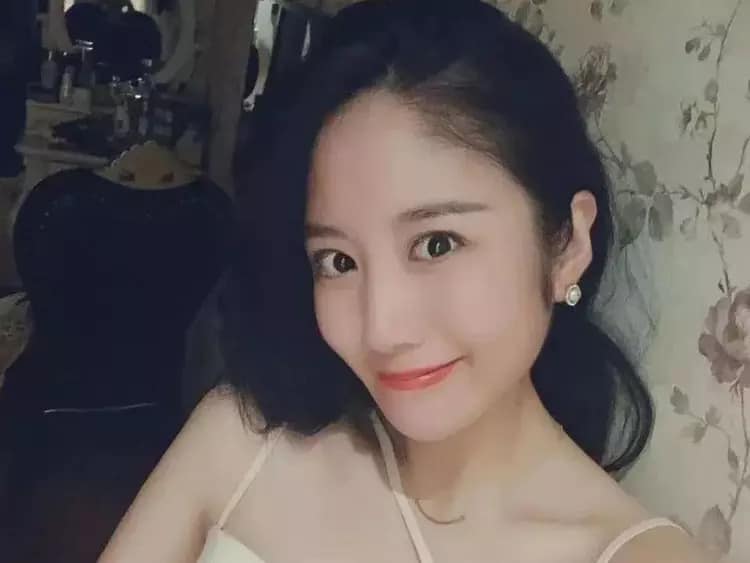 唐山花店老板娘叶丛完整视频8分钟25秒-脚踏两船啪啪视频被情人爆出